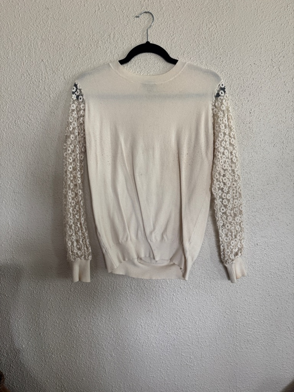 Cream Lace-Sleeve Women's Sweatshirt